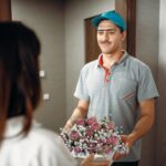 capsulecosplay-delivery-person-4102605_1280